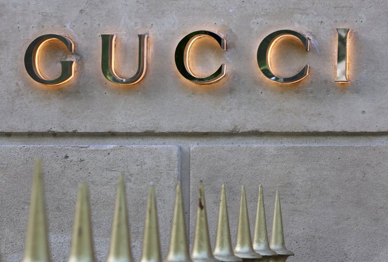 法國精品集團開雲警告說，今年上半年獲利將銳減，原因是其下Gucci品牌首季表現不佳。路透