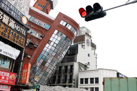 南韓媒體報導，台灣403花蓮地震後餘震不斷，23日又發生逾50起大大小小餘震，恐將導致半導體價格更大幅上漲。 路透