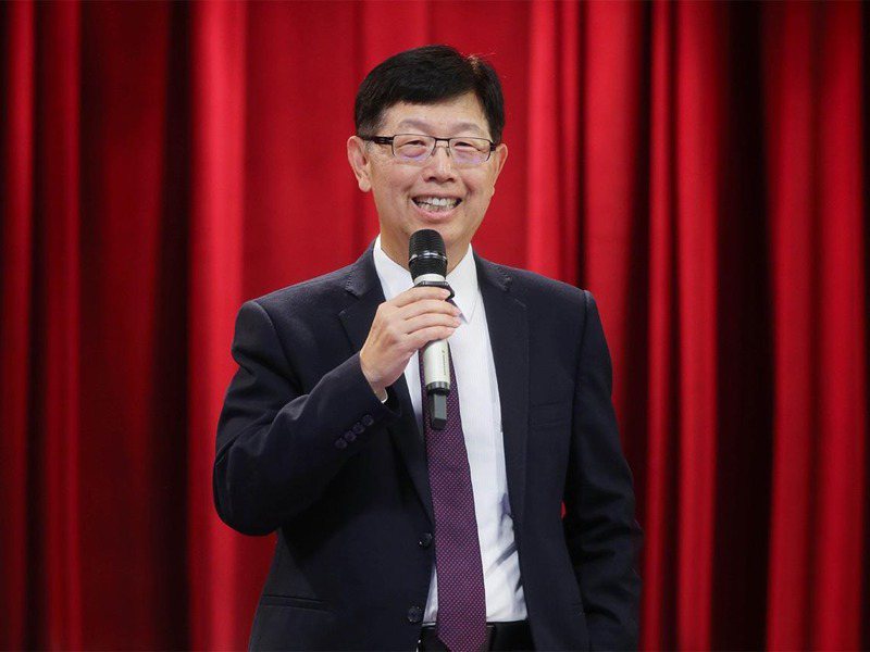 劉揚偉接棒擔任鴻海董事長以來，除了推動3+3策略，也積極推動對外部投資人的透明化。