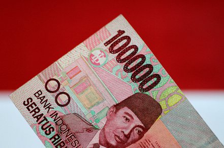 在印尼為捍衛印尼盾而意外升息之後，亞洲對阻擊強美元的力度似有升級跡象。路透