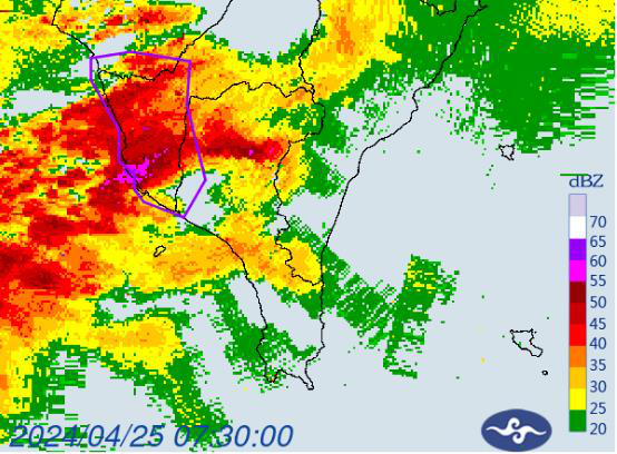 中央氣象署發布大雷雨即時訊息，警戒區域：屏東縣、台南市、高雄市，持續時間至上午8時45分。圖／取自中央氣象署網站
