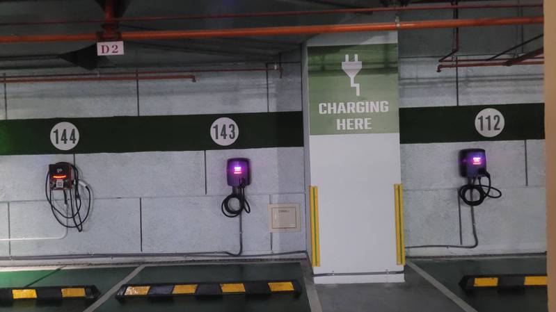 基隆公告占用充电汽车位最高罚1200，公有停车场建置40位电动车充电车位。记者游明煌／摄影