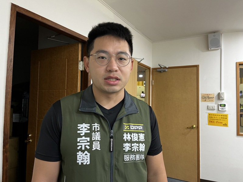 民进党台南市议员李宗翰认为大家享受绿电的福利，台南却背污名。记者吴淑玲／摄影