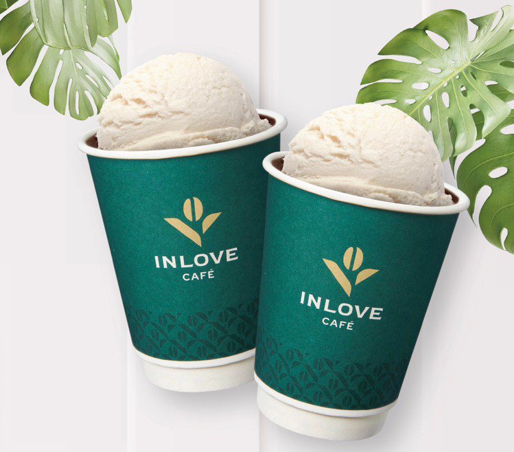 家樂福inLove Caf’e「漂浮冰咖啡」新品，嚐鮮價65元，限時買1送1。圖／家樂福提供