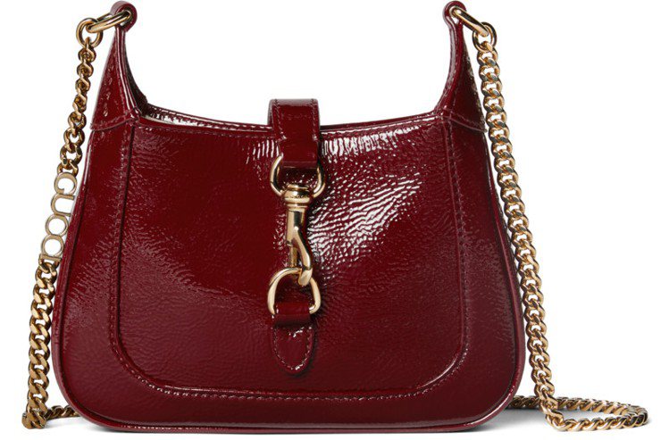 Jackie Notte Ancora紅色迷你包，以經典的Ancora紅色搭配經典的Jackie包款，12萬6,200元。圖 / GUCCI提供