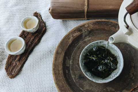 喬木黃茶性格溫潤，適合睡前飲用。圖／發現山茶提供