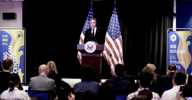 4月26日，美國國務卿布林肯在美國駐華大使館舉行記者會。澎湃新聞