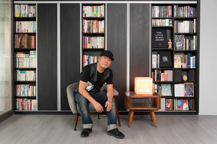 特力屋系統家具，為蕭青陽打造工作室。圖／特力屋提供