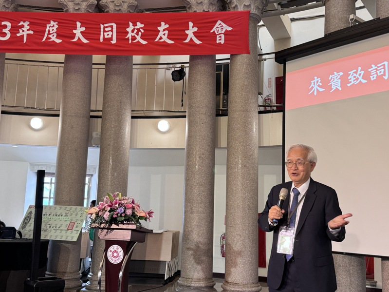 中美晶榮譽董事長盧明光宣布，9月將在大同開設「大師課程」。圖／大同大學提供