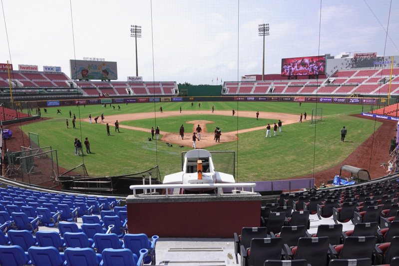 乐天桃猿队回到桃园棒球场，今天迎来改建后第一战。记者苏志畬／摄影