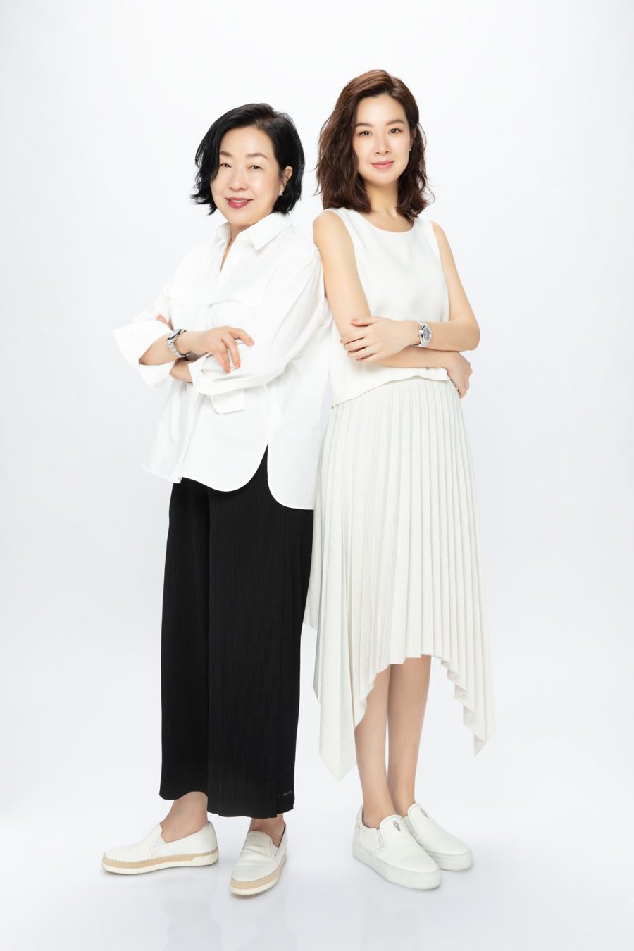 吳悅宇（右）與母親耿桂英。圖／TKG+提供、ABOOK STUDIO攝影