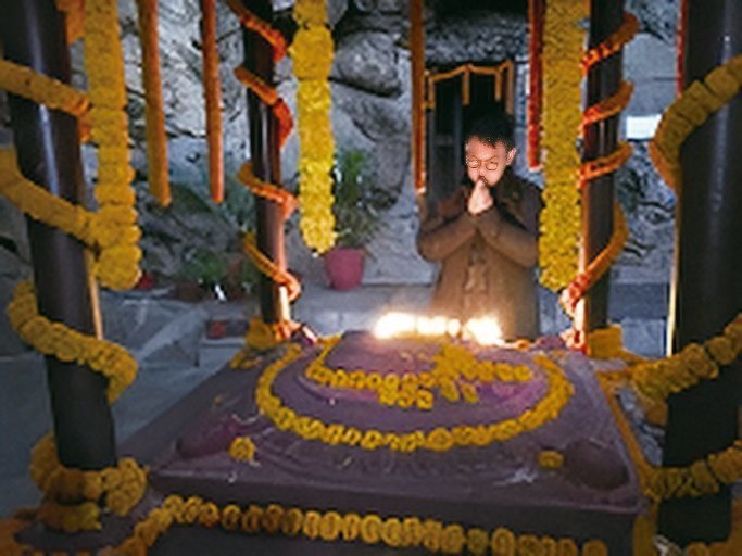 李連杰在尼泊爾蓮師聖地Asura洞窟禪修。圖／聯合文學提供