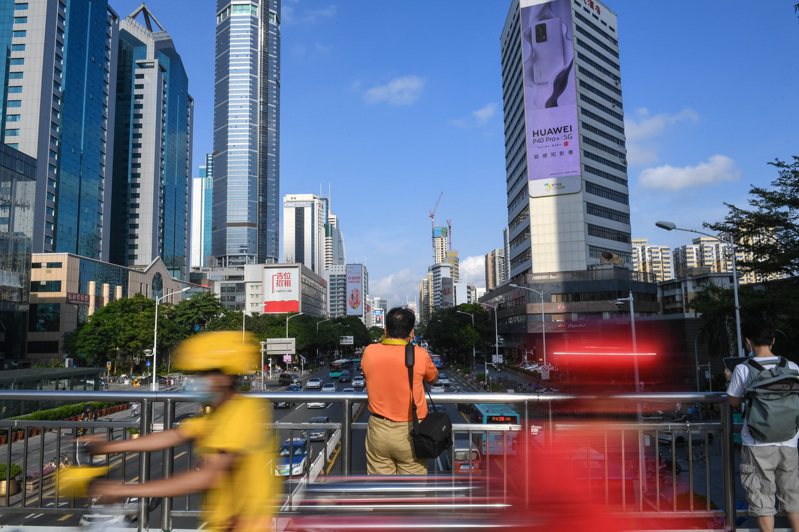 深圳被視為中國改革開放最為成功的城市和經濟特區之一。圖為深圳福田區街景。（新華社）