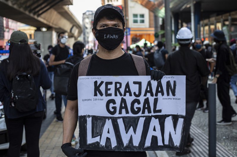 吉隆坡示威者31日要求總理慕尤丁下台。 歐新社