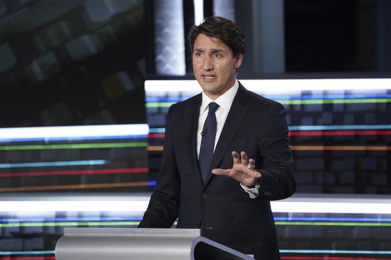 寻求连任的加拿大总理杜鲁多在选前最后一次辩论，被指表现不佳。（美联社）(photo:UDN)