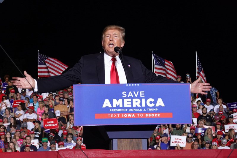 川普9日在爱阿华州造势，打出「拯救美国」旗号，准备再战2024。(Getty Images)(photo:UDN)