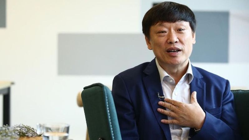 環球時報總編輯胡錫進在微博宣布退休。(取材自鳳凰網)
