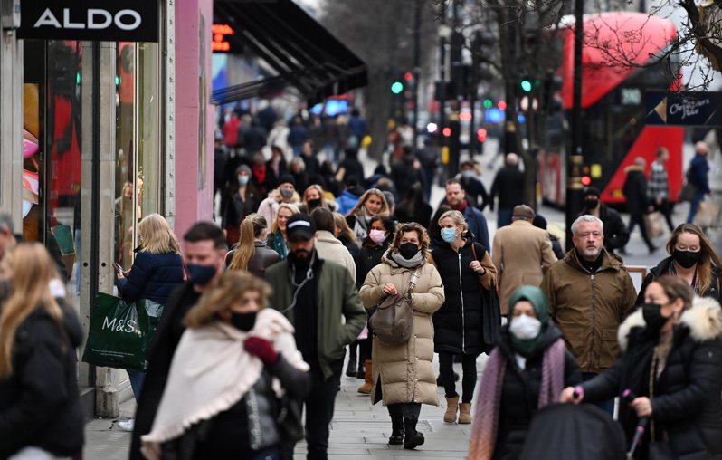 Omicron的亚变种BA.2来势汹汹，英国目前至少有400人感染。图为伦敦街头。(欧新社)(photo:UDN)