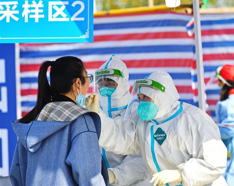 杭州市政府3日表示，該輪疫情累計本土確診一一三例，當地疫情的轉折點已出現。(中新...
