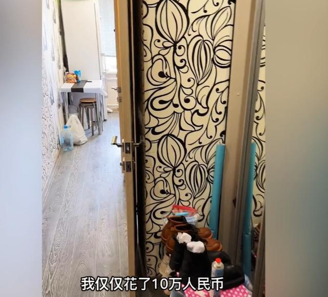 一位在俄罗斯留学的留学生自称花10万元人民币就在莫斯科市中心成功捡漏买到了一套精装修的二手房子。图／影片截图(photo:UDN)