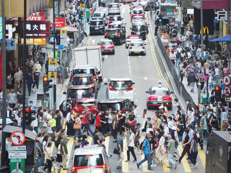 香港財政司長陳茂波說，受內外因素衝擊，香港今年首季經濟明顯惡化。(中通社資料照片)