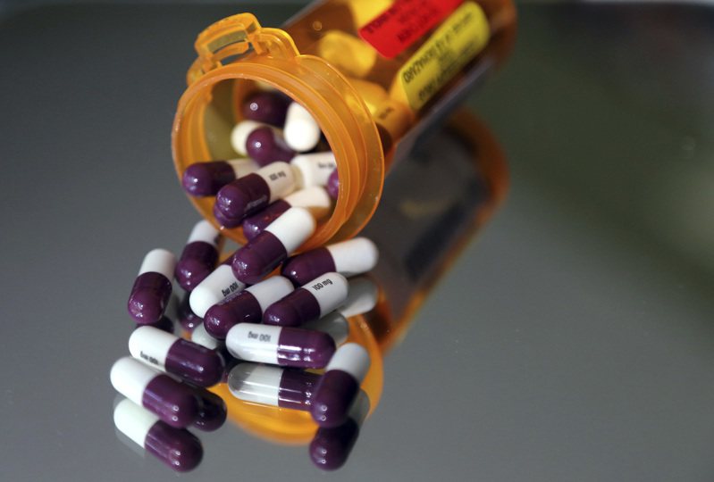 新法案将限制药价，减少民众的医疗支出。(美联社)(photo:UDN)