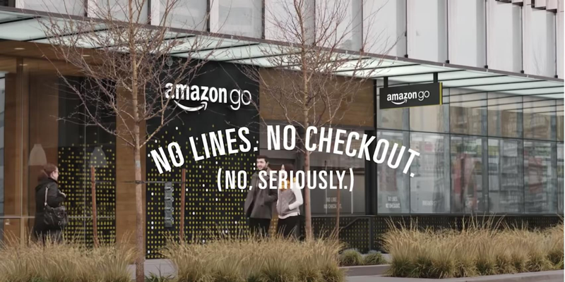 Amazon Go主張「拿了就走」不用排隊付費的購物體驗（亞馬遜官方YouTube截圖）