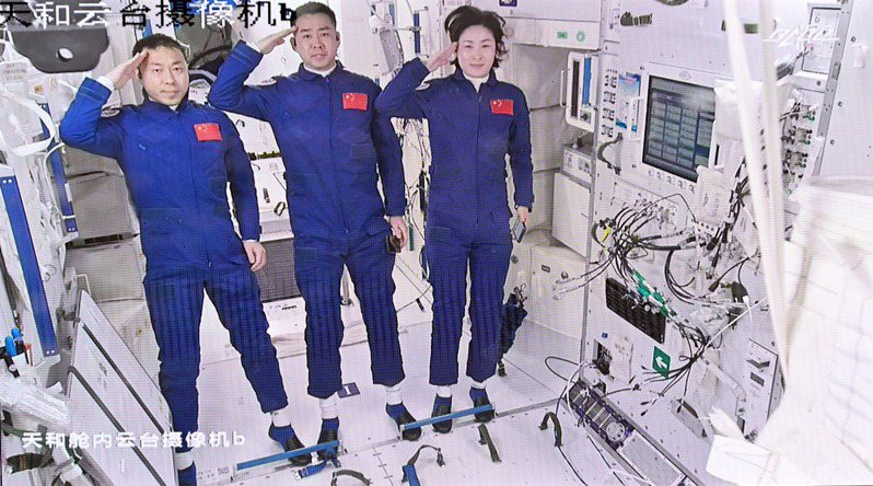 中國第四批預備航天員選拔，首次開放香港及澳門居民參與。圖為神舟14號航天員。（新華社資料照片）