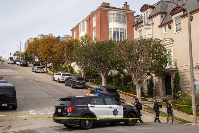 裴洛西住处所在的街区已被旧金山警局封锁，现场有大量联邦探员、警员出入。（记者王子涵/摄影）(photo:UDN)