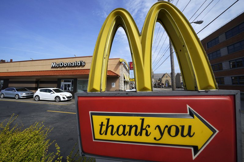 麦当劳在德州沃斯堡推出第一家由点餐到取餐、完全不必与人互动的店面，各地反应不一。(美联社)(photo:UDN)