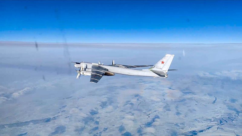 北美防空司令部指出，這兩天有六架俄羅斯軍機，其中包括兩架Tu-95型戰略轟炸機(見圖)，飛臨阿拉斯加防空識別區。圖／美聯社
