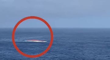 中國籍遠洋漁船印度洋傾覆，已發現船體搜尋畫面曝光。（視頻截圖）