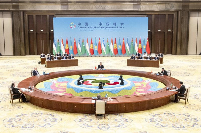 首屆中國─中亞峰會19日在陝西省西安市舉行，六國元首出席大型圓桌會議。（新華社）