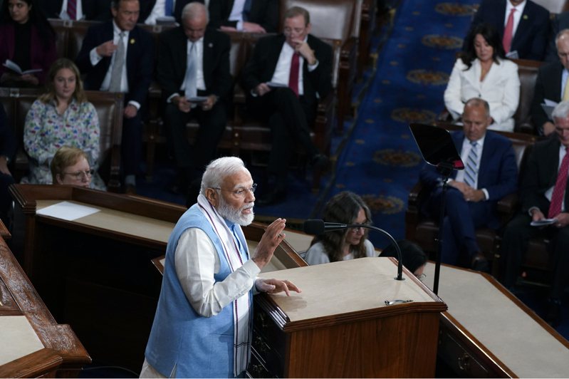 印度總理莫迪22日在美國國會發表講說表示，印美關係代表了「本世紀的決定性夥伴關係」，美國已成印度最重要的防衛夥伴之一。(美聯社)