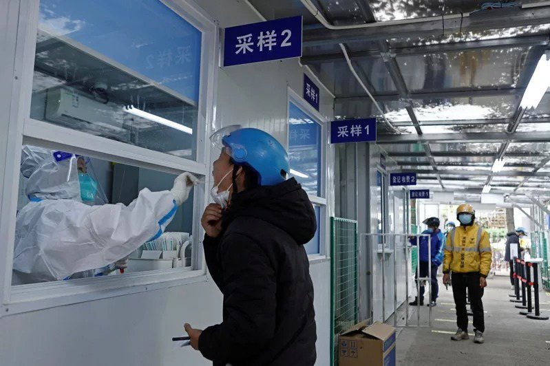 美國情報機構並未發現任何直接證據表明疫情源於中國武漢病毒研究所的事故。（路透）