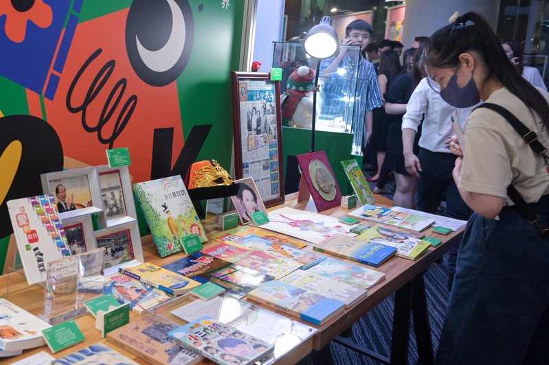 香港書展7月19日至25日在會展中心舉行，並設「香港運動消閒博覽」及「零食世界」，三大活動預計約有760家展商參與。（中新社）