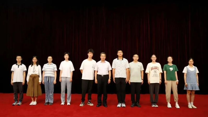 國家知識產權局職工子女10人考上清華北大。（取材自國家知識產權局）