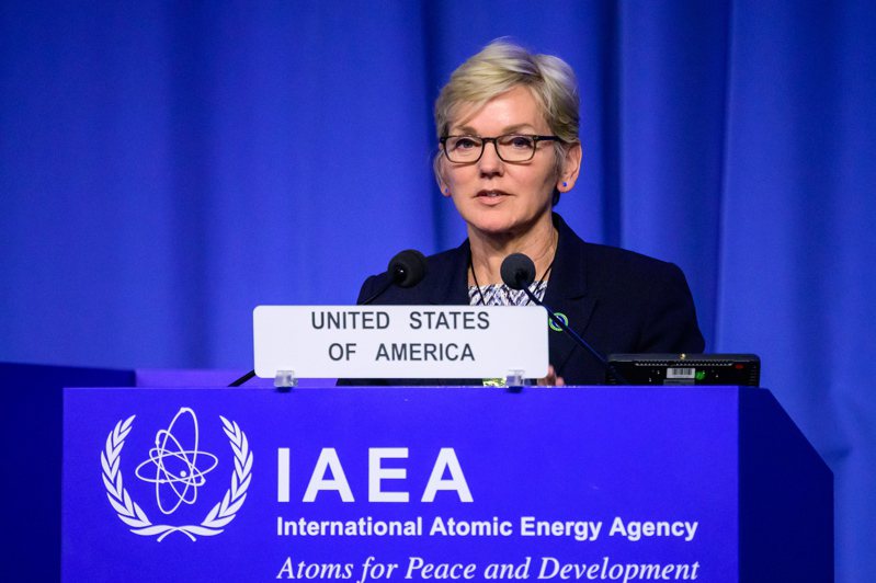 能源部長格蘭霍姆受訪時指出，十年內美國可以有商用的核融合設施，清潔能源可望往前跨一大步。(歐新社)