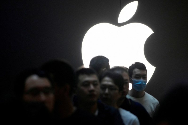 蘋果更新中國區域的 App Store上架要求，表示App必須具備有效的官方備案號才能上架。（路透）