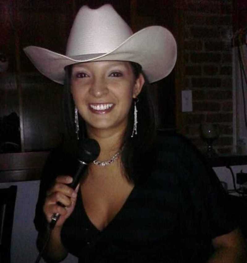 堪薩斯城聯合車站前槍案，西裔社區知名DJ麗莎G遭流彈射中死亡。(取自Latin Groove News臉書)