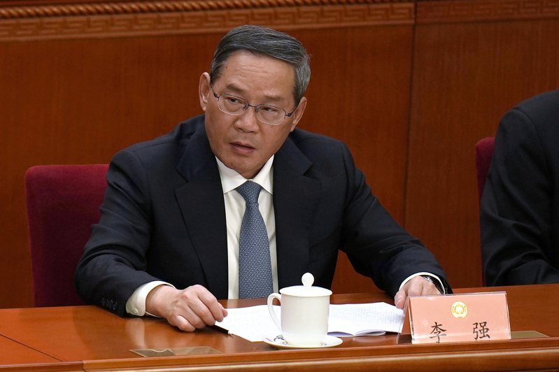 中國總理李強4日出席全國政協開幕，他是30多年來，首位打破慣例將不舉行會後記者會的總理。（美聯社）