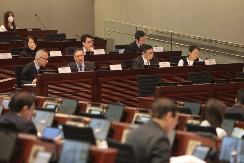 香港立法會法案委員會13日完成23條立法草案所有條文審議，在處理修正案後，將向立法會內務委員會提交報告。（中通社）