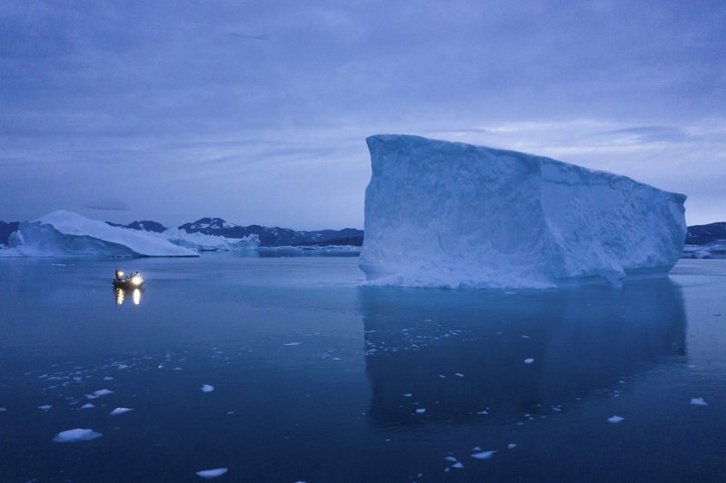 南北極融冰牽制了地球轉動的速度，三年內可能將地球時間延緩一秒。(美聯社)