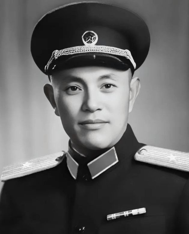 开国少将张力雄年轻时的照片。(取材自现代快报)
