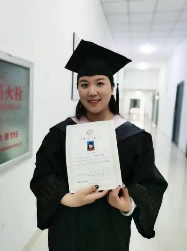 刘月的本科毕业照。（取材自潇湘晨报）