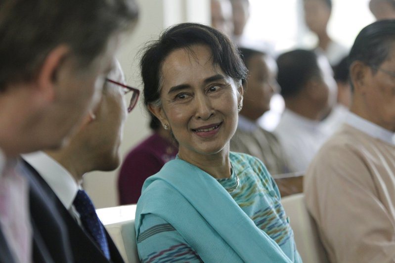 緬甸軍政府17日宣布赦免超過3300名囚犯，被關押的前民選領袖、諾貝爾和平獎得主翁山蘇姬改為居家軟禁。（路透）