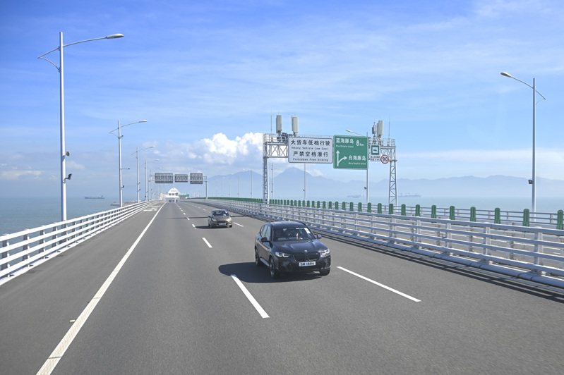 港珠澳大橋使用量不理想，有媒體稱它「鬼橋」。（中新社）